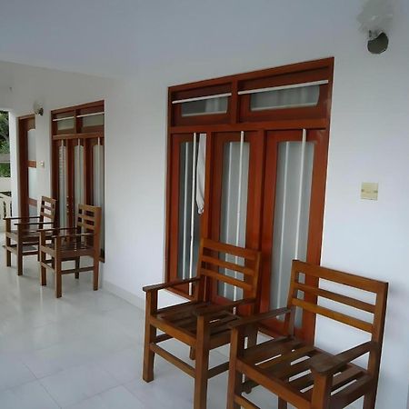 Kent Hotel Tissamaharama Exterior photo