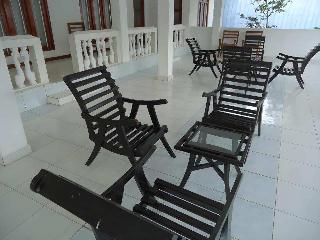 Kent Hotel Tissamaharama Exterior photo