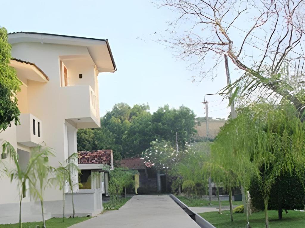 Kent Hotel Tissamaharama Exterior photo