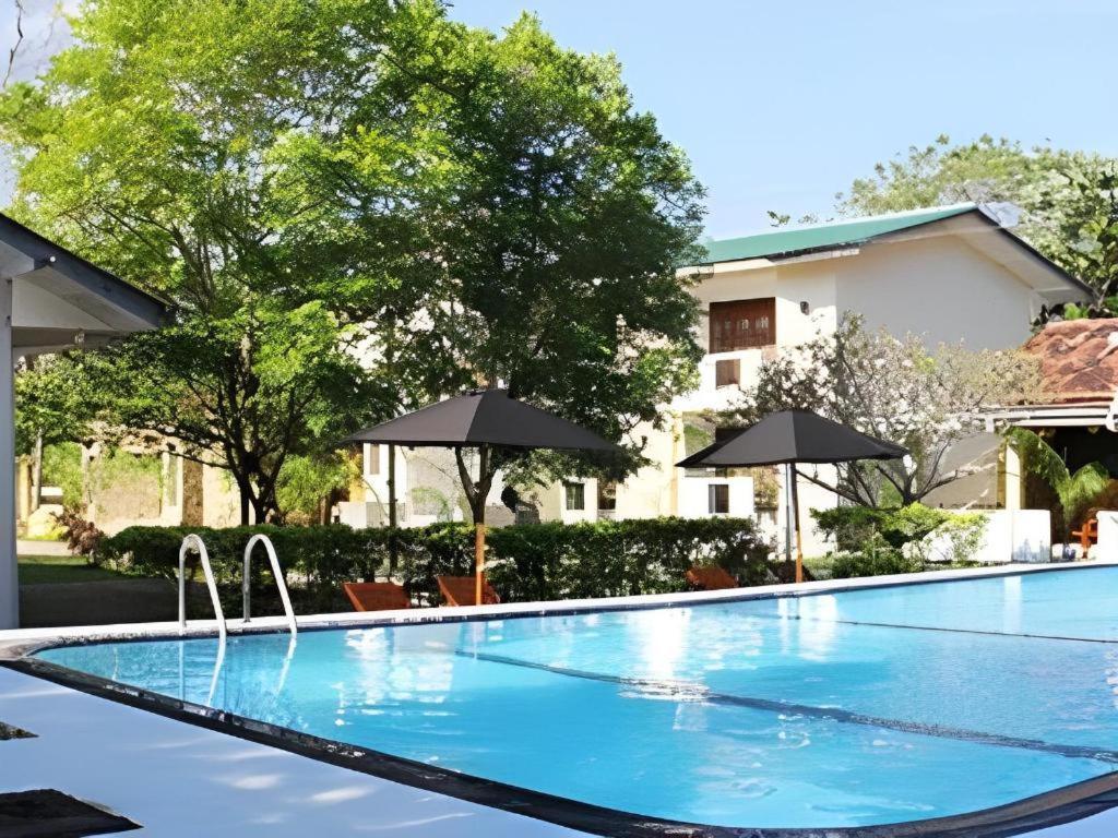 Kent Hotel Tissamaharama Exterior photo