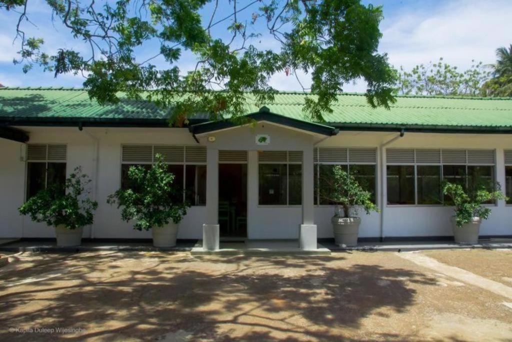 Kent Hotel Tissamaharama Exterior photo