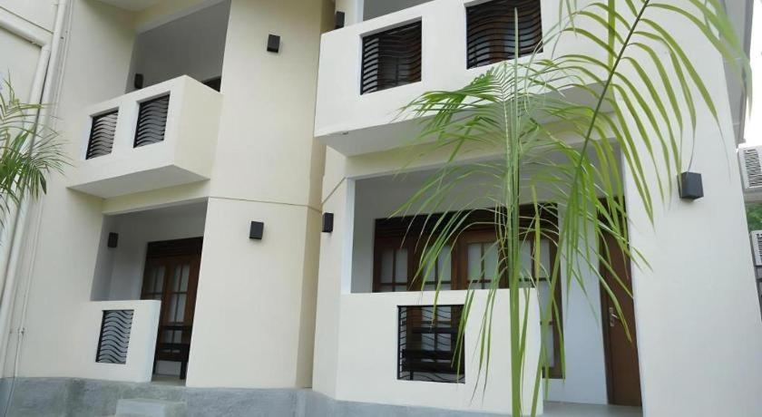 Kent Hotel Tissamaharama Exterior photo